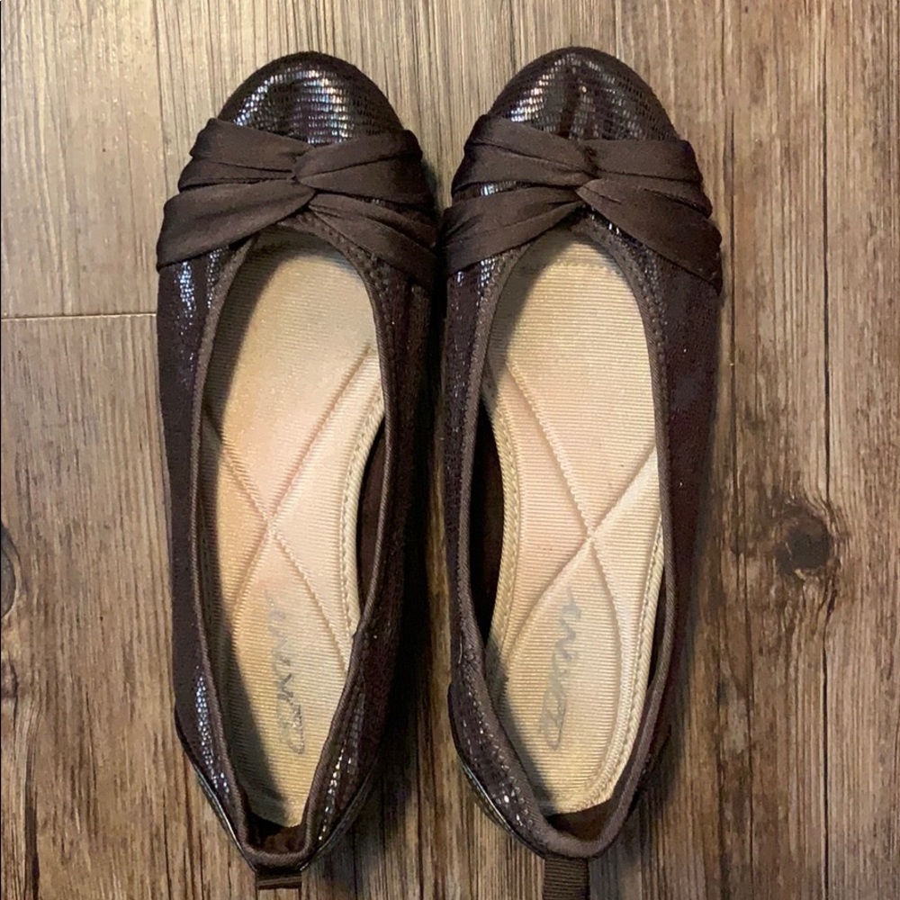 Worn twice! Purple DKNY flats! Perfect for work!